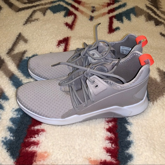 Nike Women’s Tennis Shoes size 7 1/2 - Picture 6 of 6